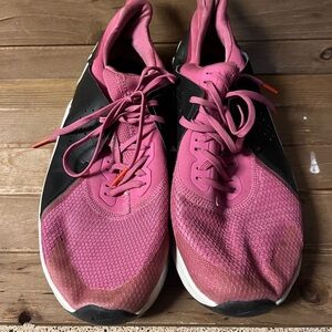 Nike Air Max women’s gymnastics shoes size 10